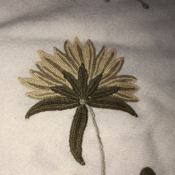 Vintage floral embroidered fabric - Picture 4 of 6